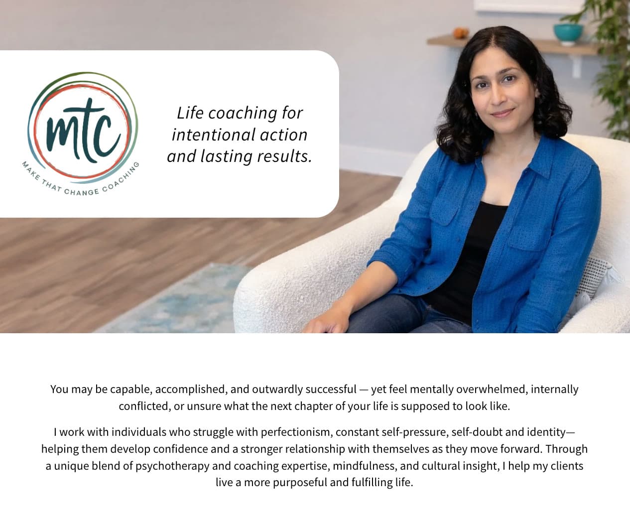 Make That Change Coaching site, with the coach seated beside her practice’s mark.
